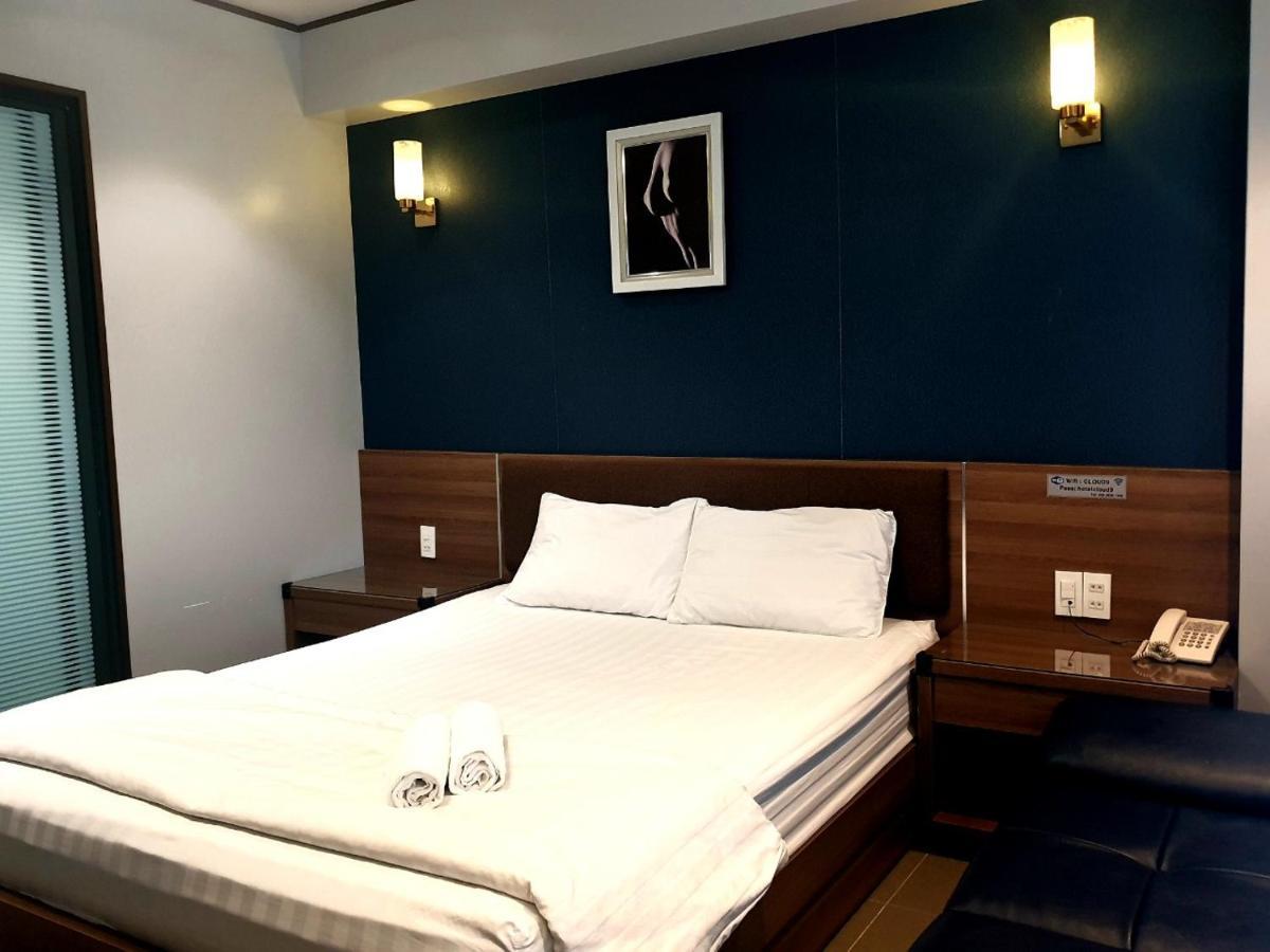 Reddoorz Premium Cloud 9 An Nhon Hotel Ho Chi Minh City Exterior photo